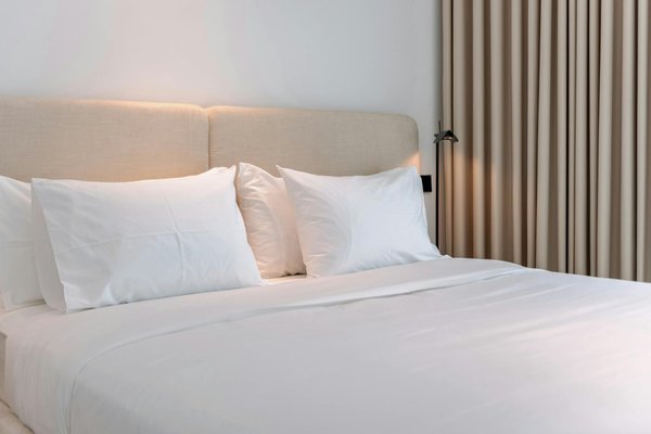 Discover Hidden Gems for Authentic Scottish Music and Dance Escapades